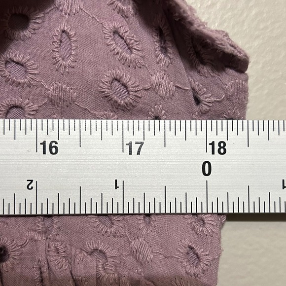Mustard Seed Women's Dress M Lavender Eyelet Ruffle Sleeve V Neck Mini Keyhole - Picture 11 of 12